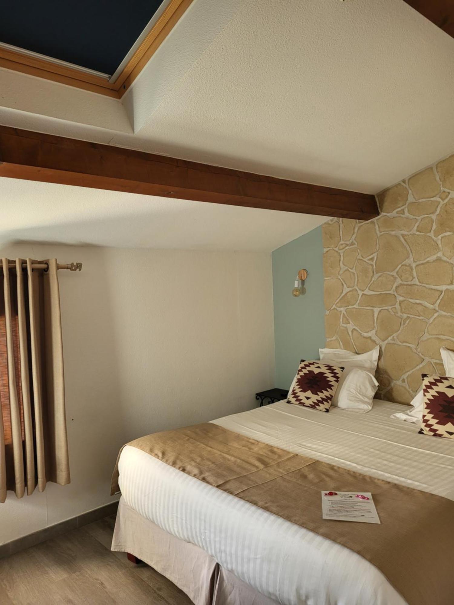 Logis Hotel La Ferme Avinhão Exterior foto